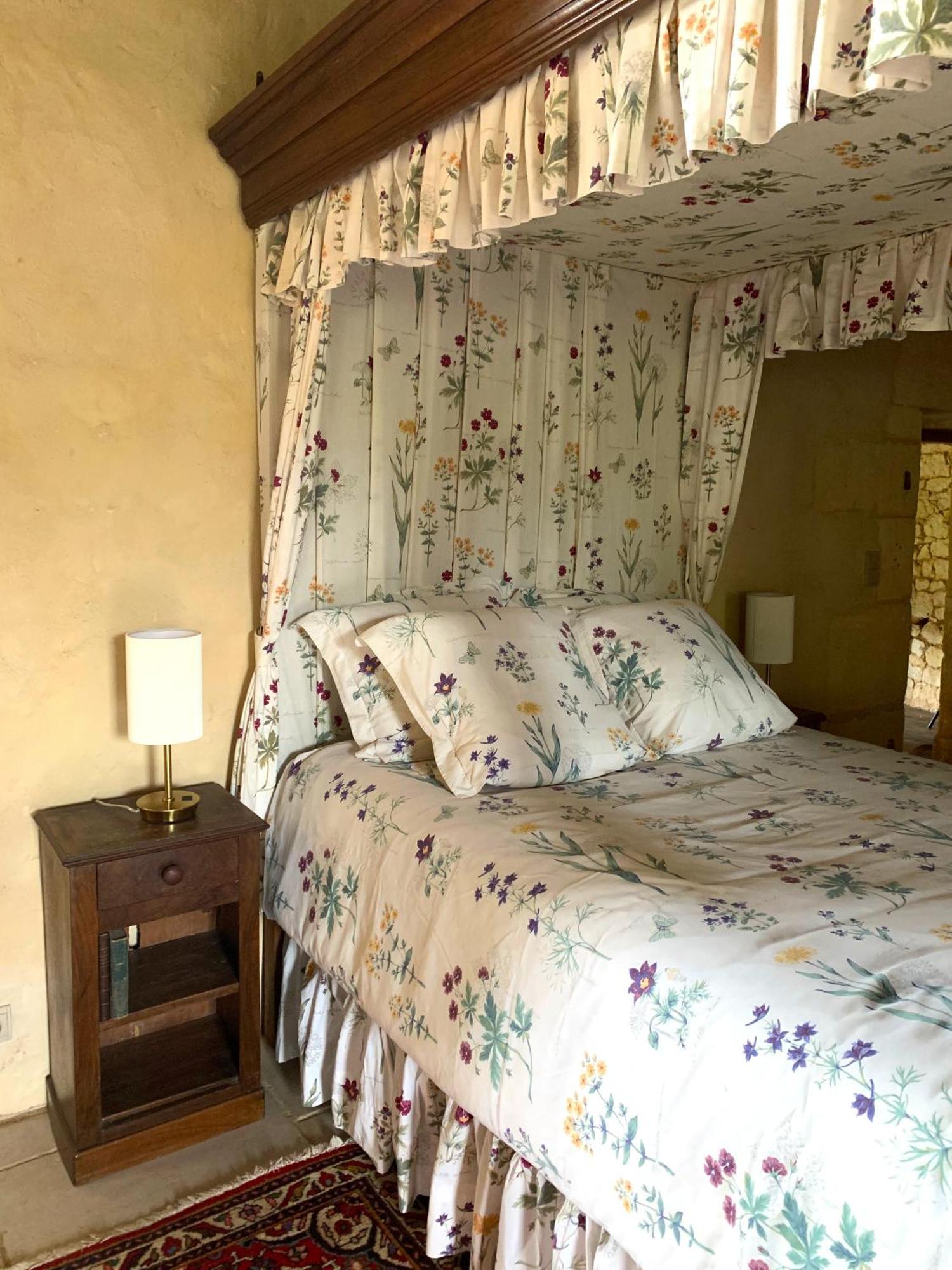 Chateau De Monsac Room photo